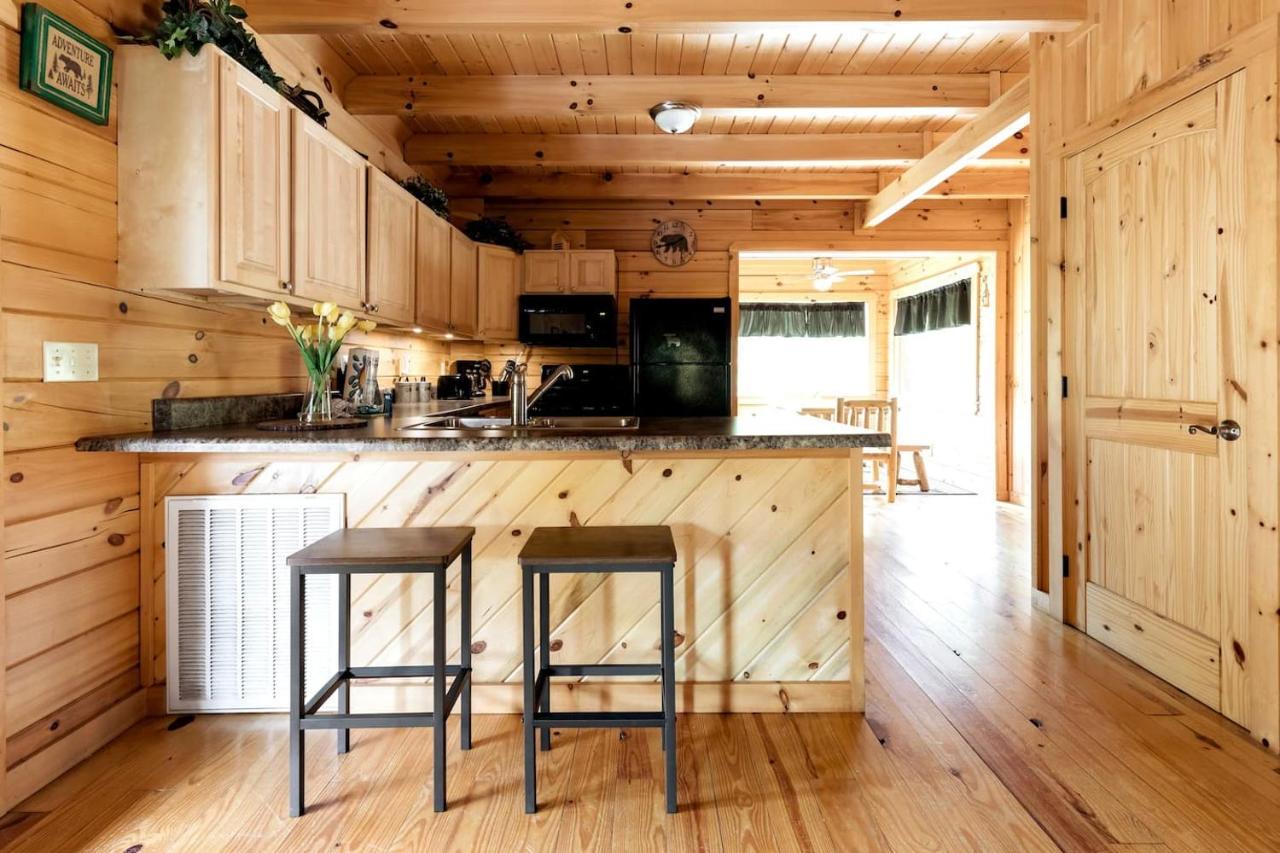 Smoky Mtn Hideaway - Cabin W/ Hot Tub & Pool Table Vila Sevierville Exterior foto